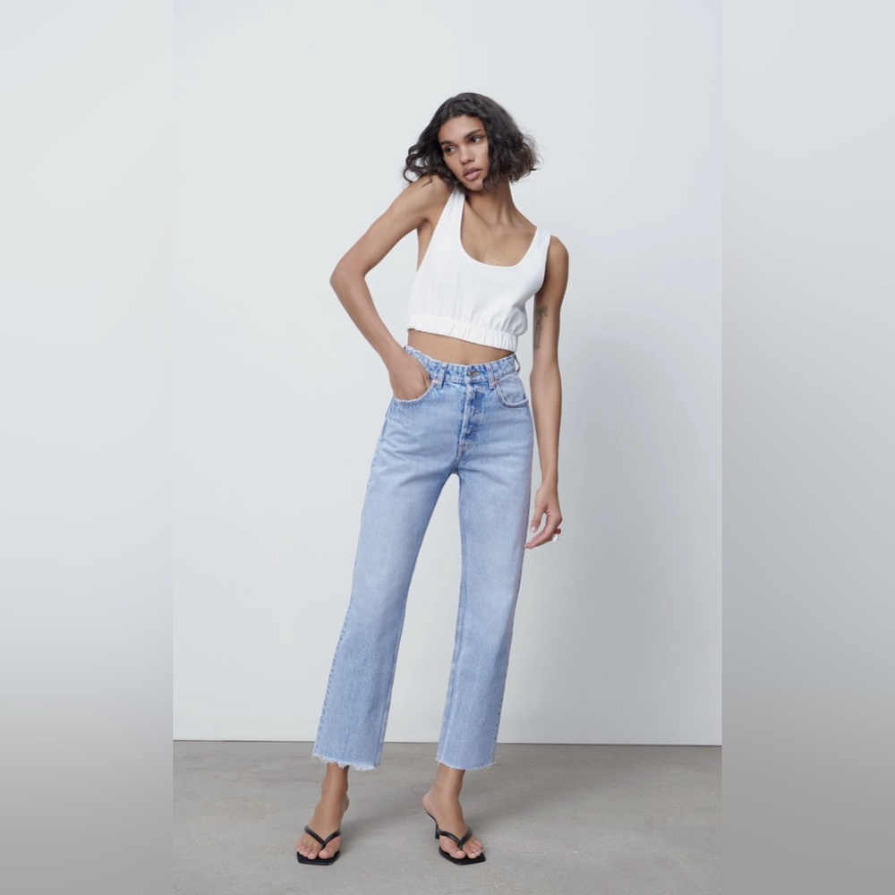 NWT Zara Hi-Rise Straight Leg Jeans (US 2 / EUR 34)